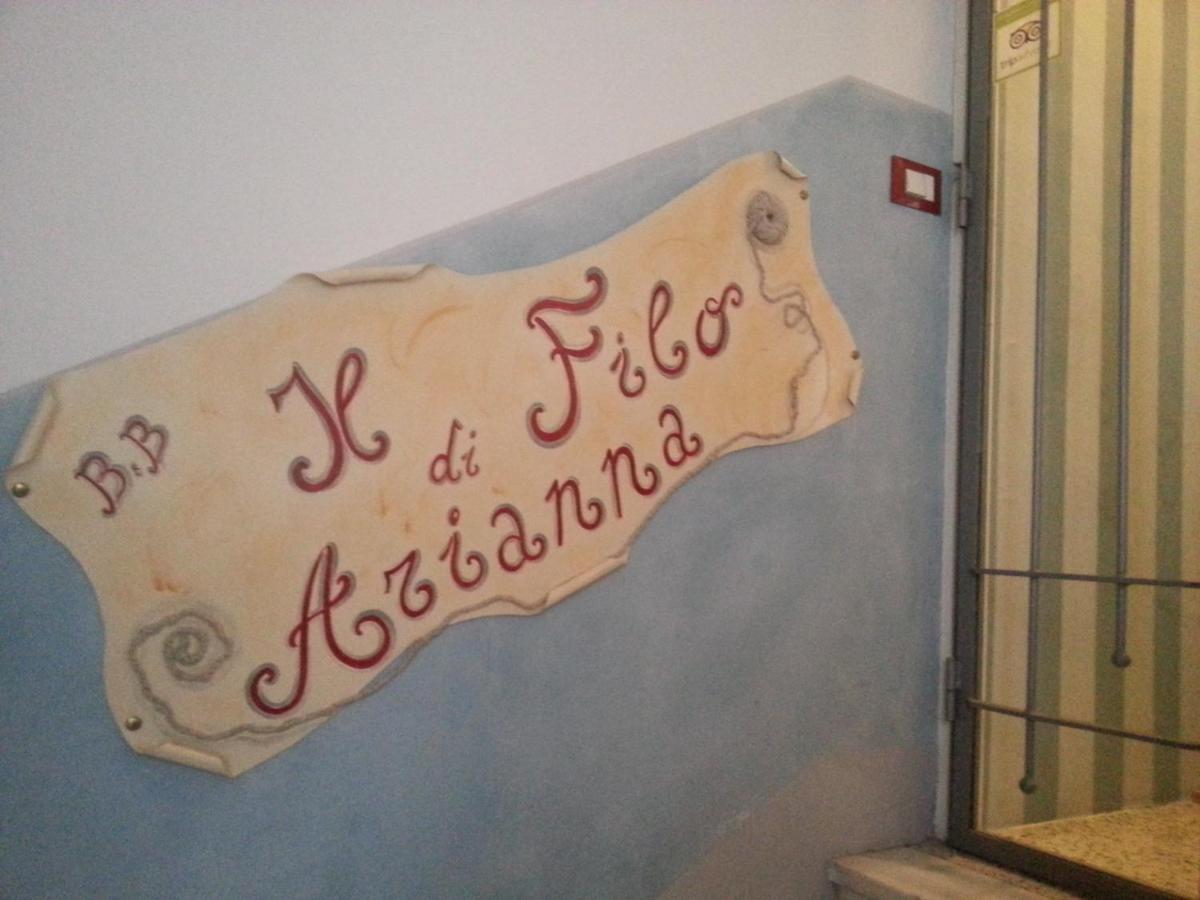 B&B Il Filo Di Arianna 因佩里亚 外观 照片